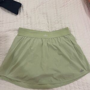 ALO Yoga Women's Green Skirt